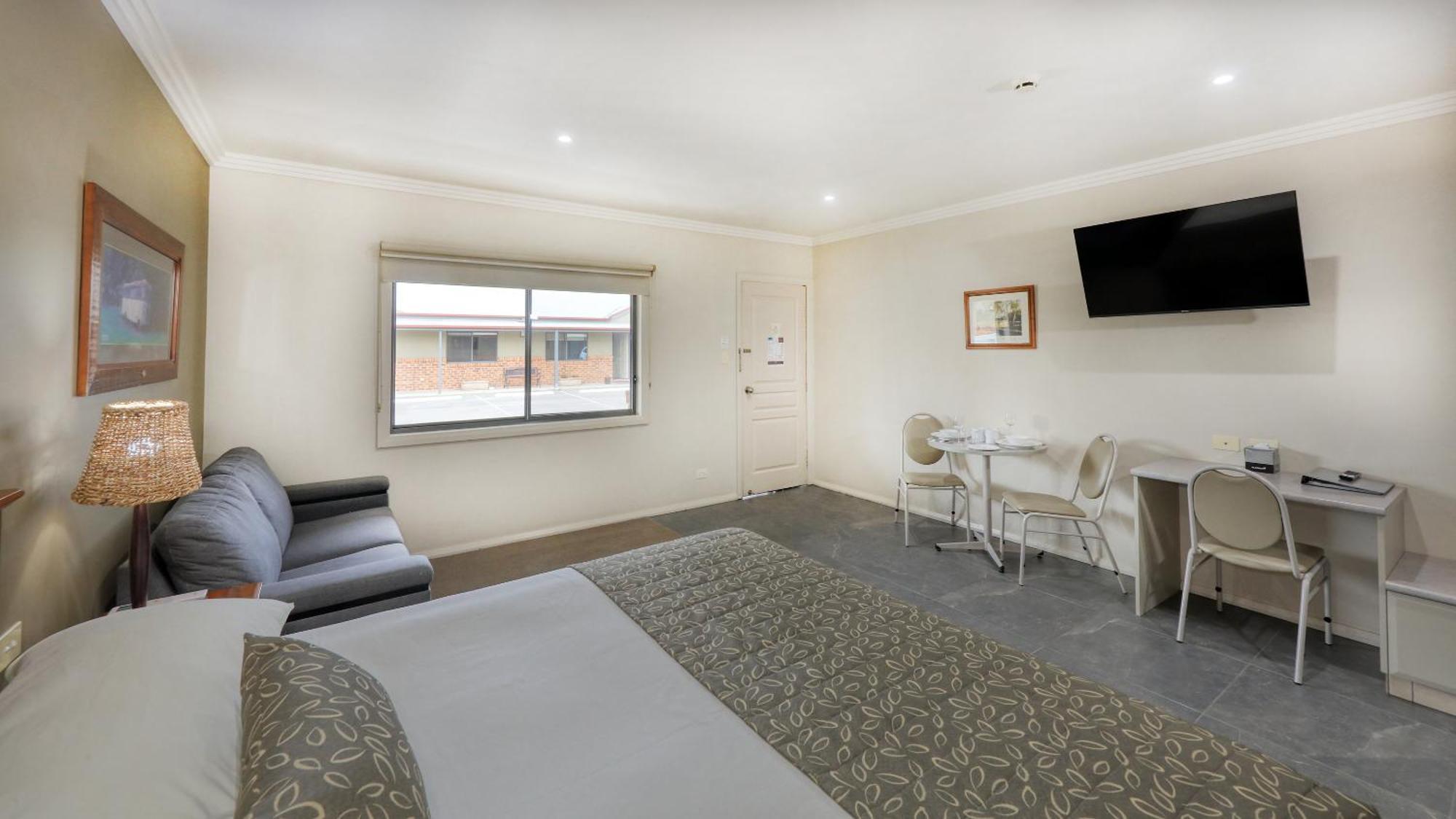 The Saltbush Motor Inn Hay Extérieur photo