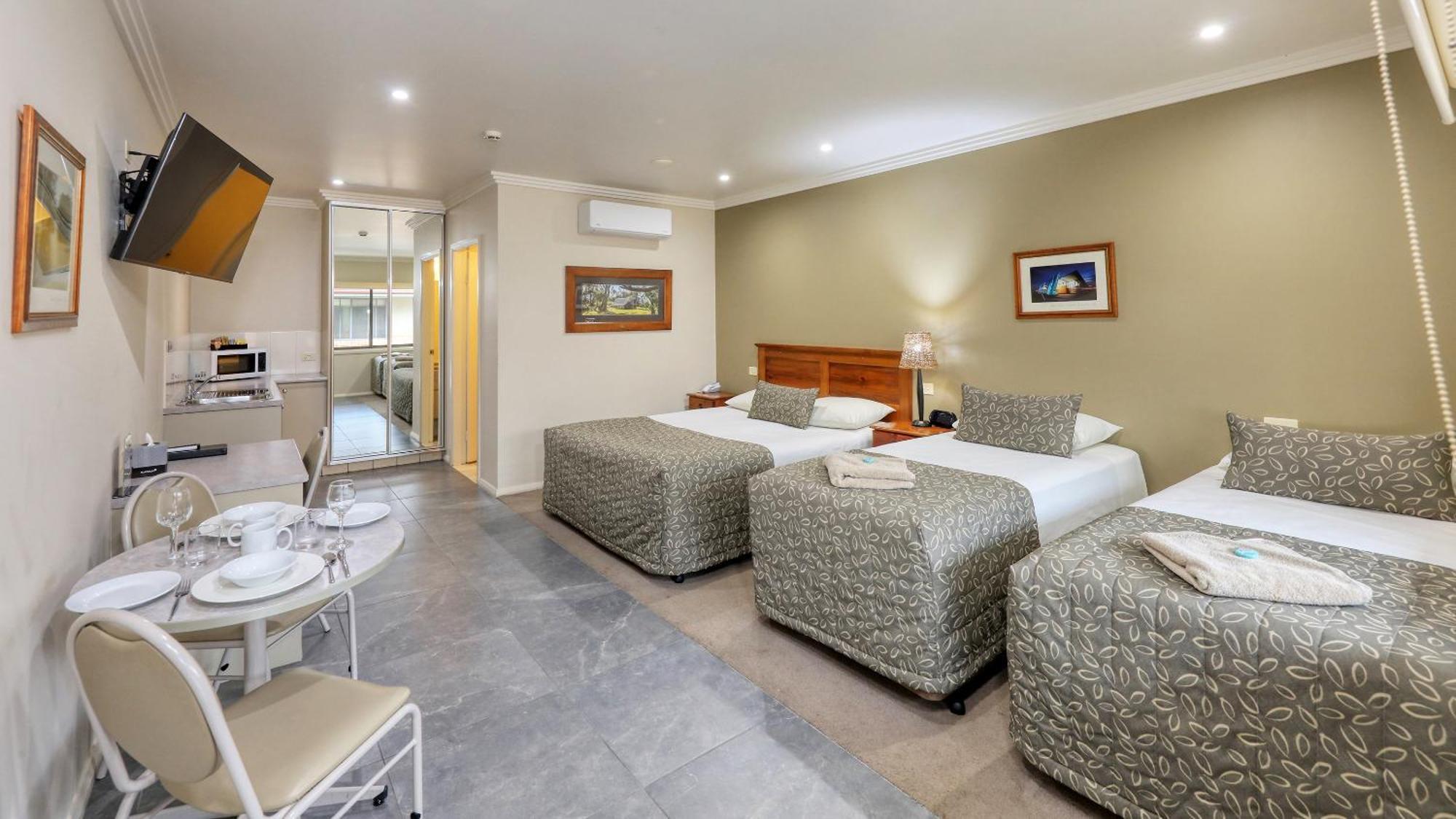 The Saltbush Motor Inn Hay Extérieur photo