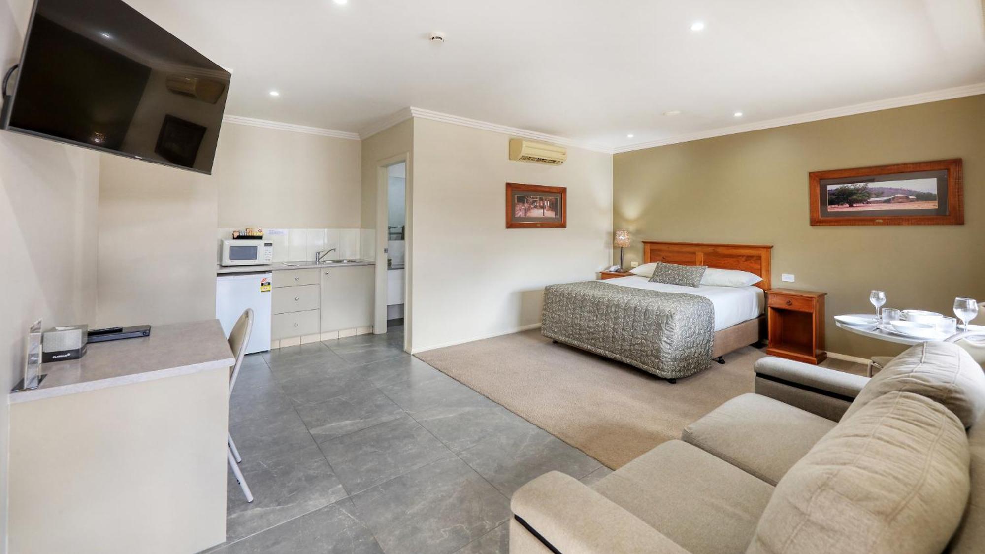 The Saltbush Motor Inn Hay Extérieur photo