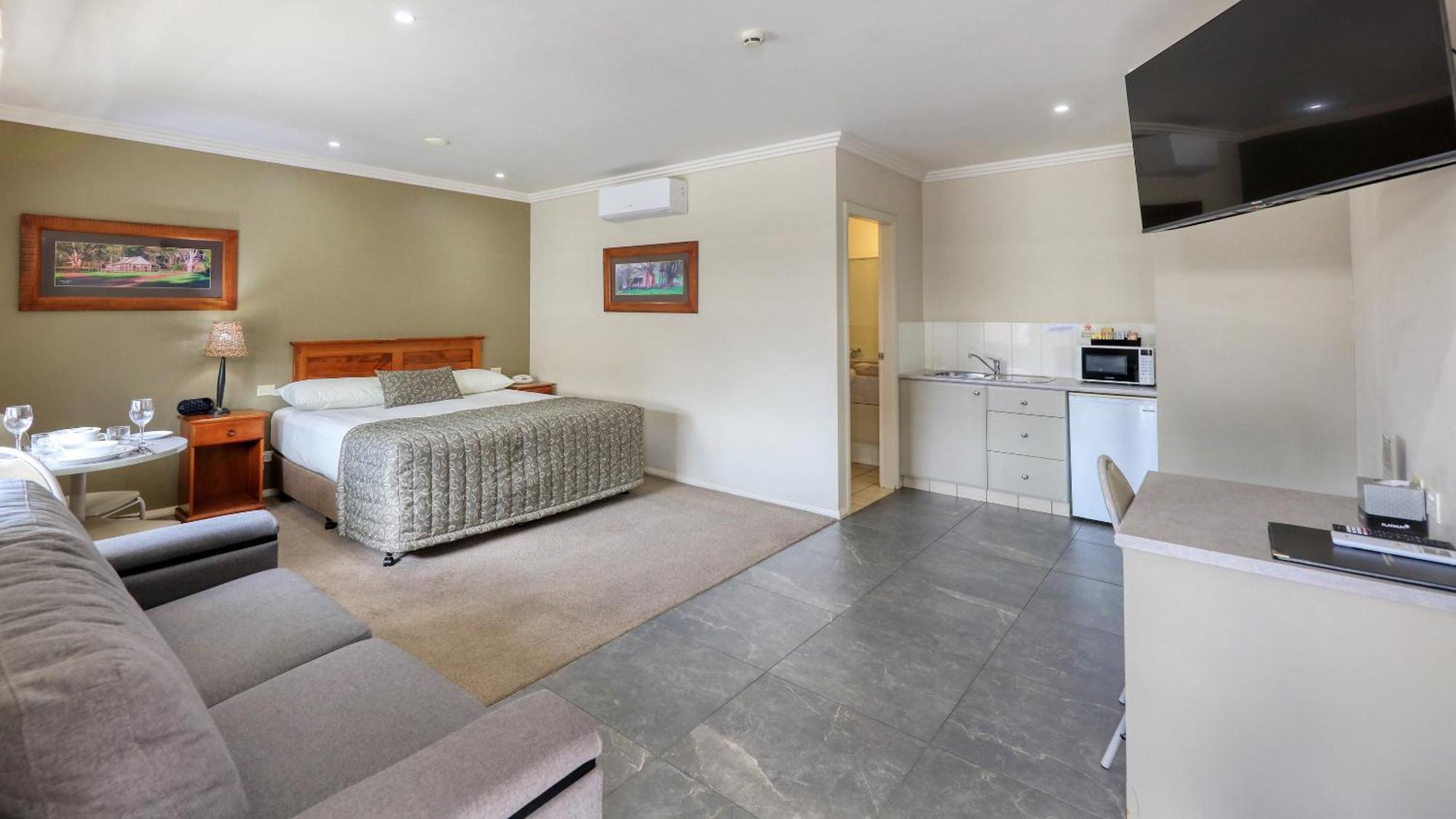 The Saltbush Motor Inn Hay Extérieur photo