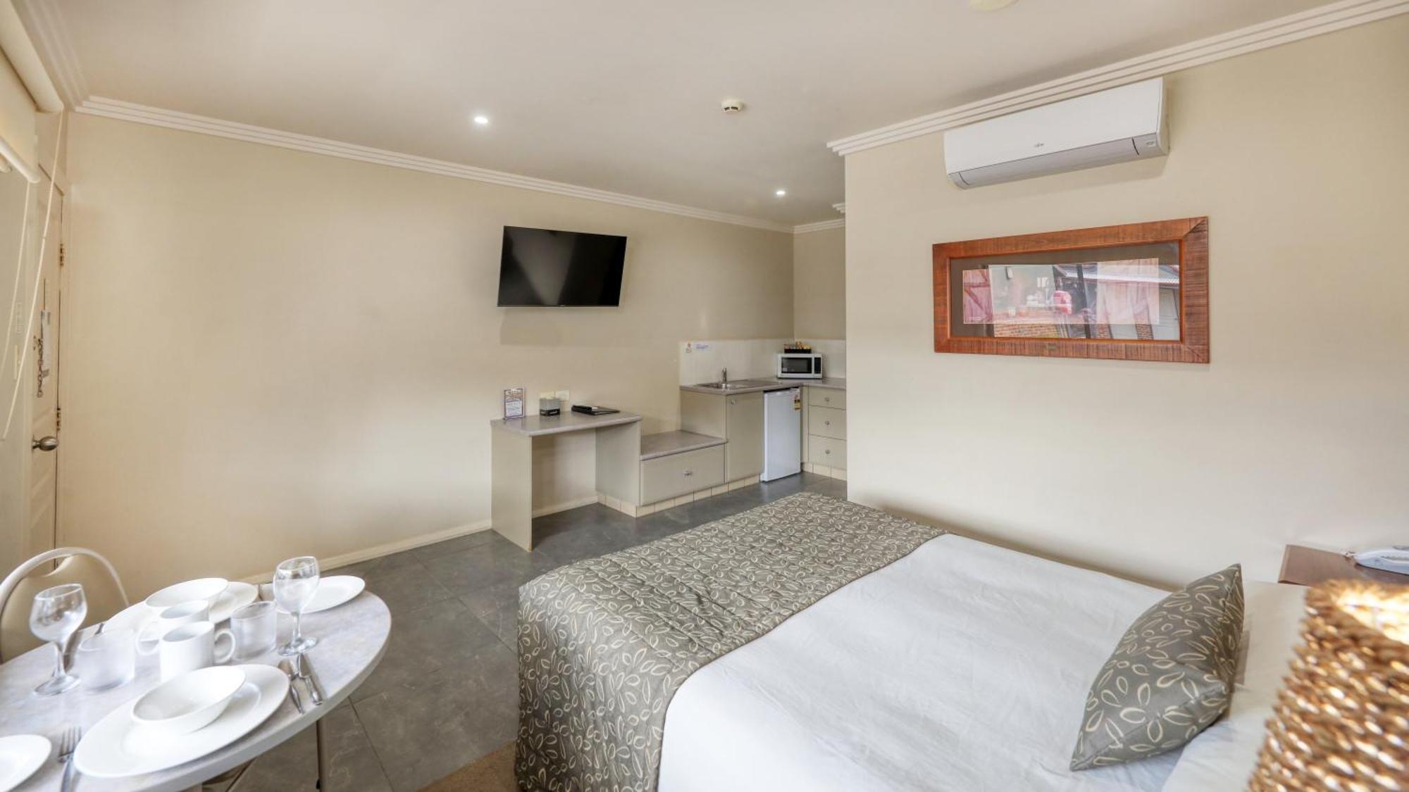 The Saltbush Motor Inn Hay Extérieur photo