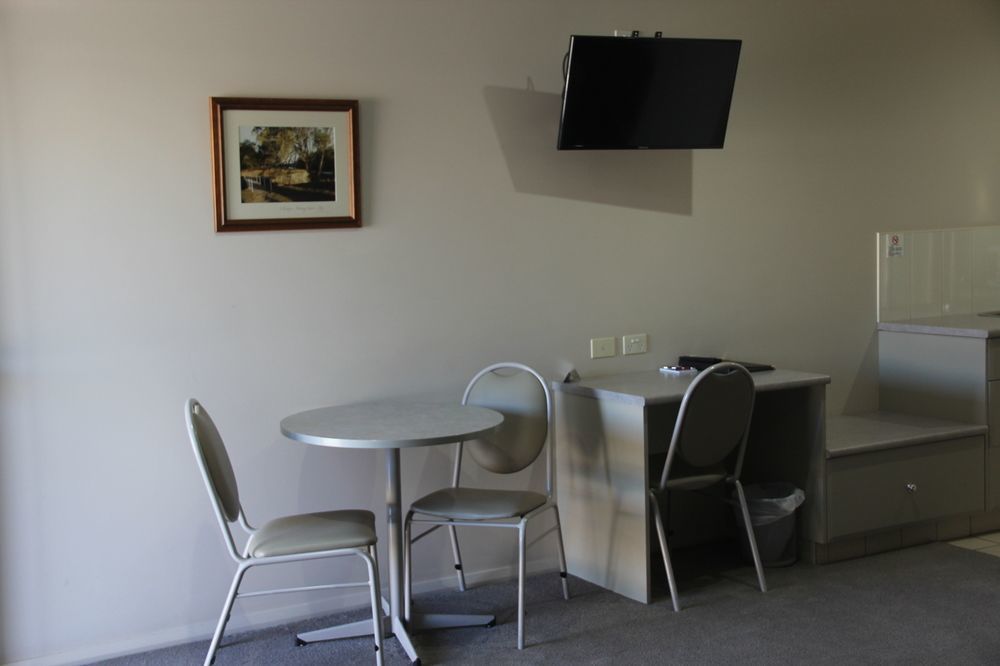 The Saltbush Motor Inn Hay Extérieur photo