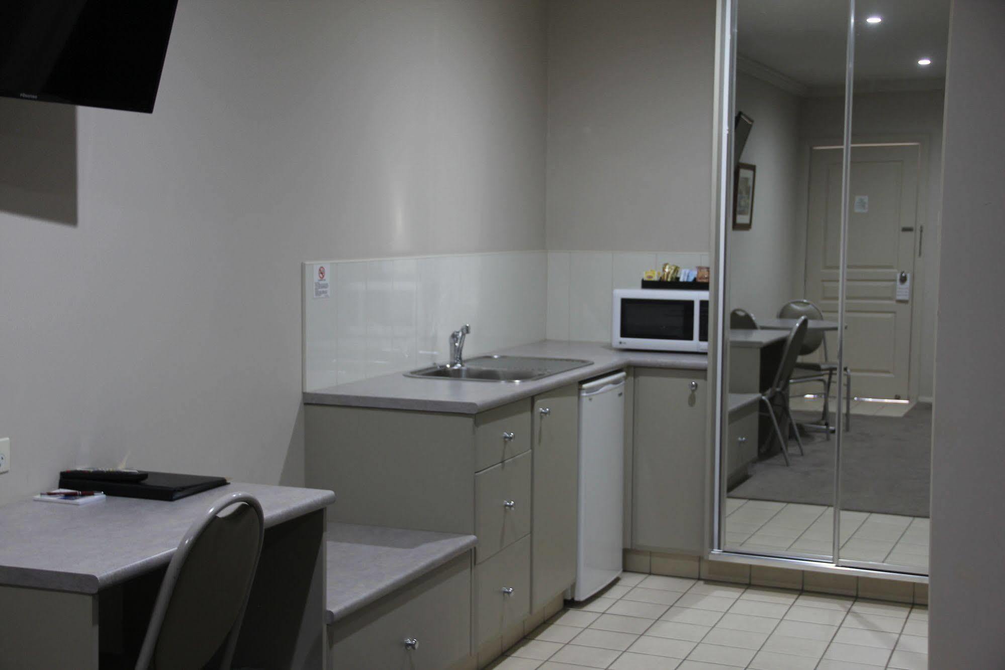 The Saltbush Motor Inn Hay Extérieur photo